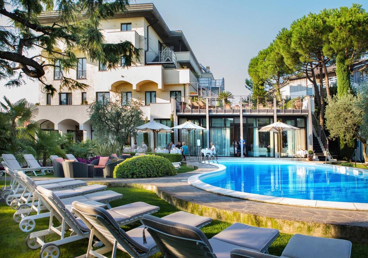 Piccola Vela Hotel 4*